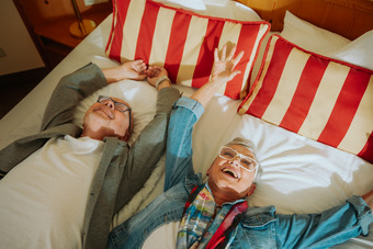 Pärchen Hotelbett